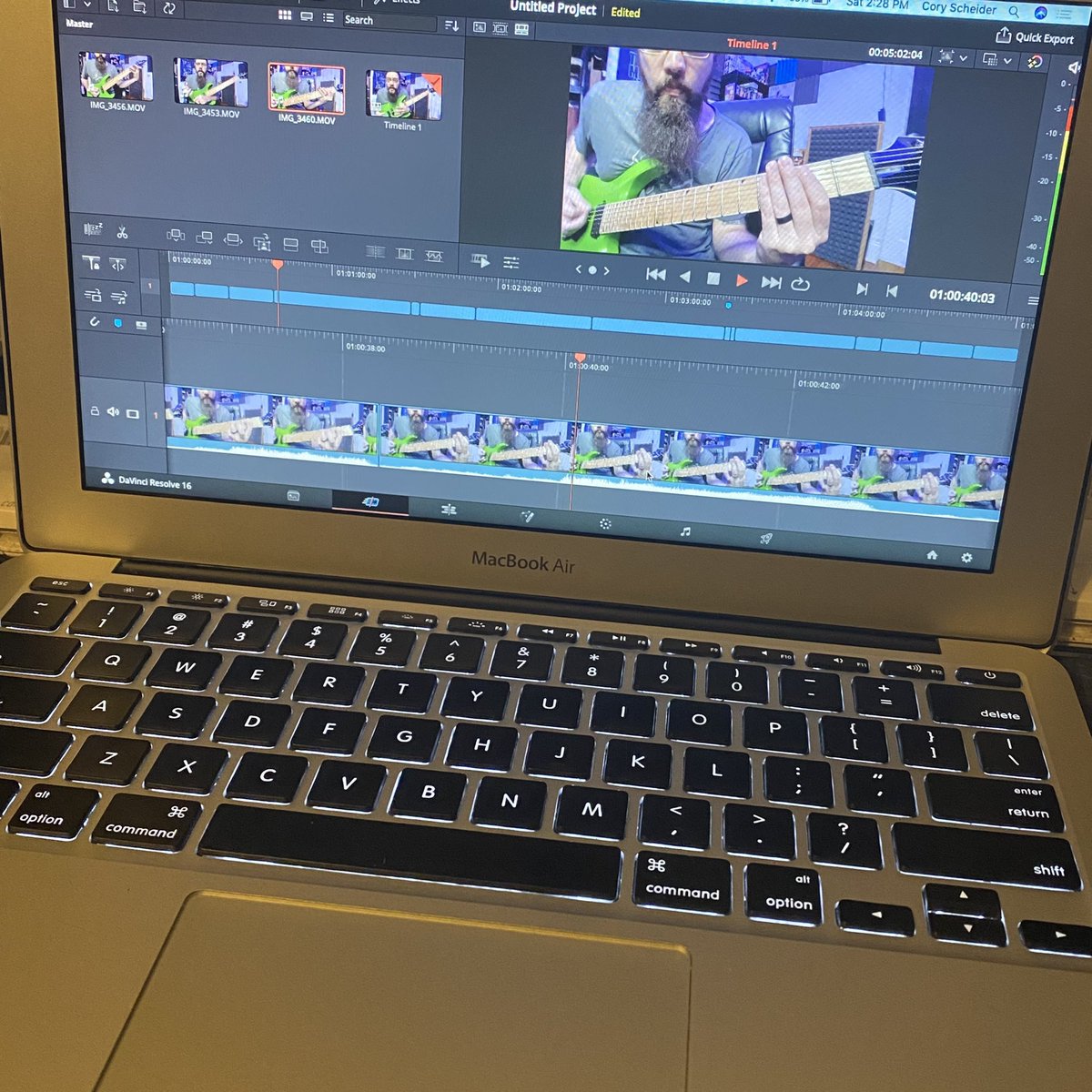 deathsguitarist's tweet photo. Editing video for our guitar lesson series on Patreon. #editsss #videoedits https://t.co/9dOkYk6Z25