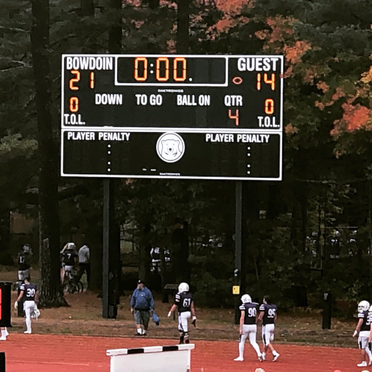 GoUBears's tweet photo. Final score from Whittier Field! Bowdoin 21, Amherst 14 #GoUBears @BowdoinFB https://t.co/nT81vQh3Uq