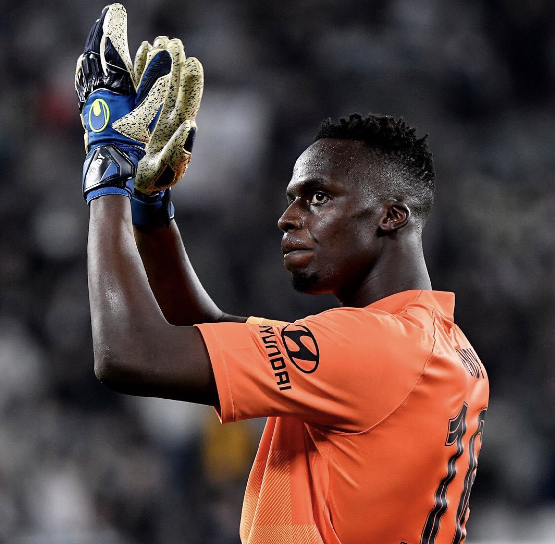 CISC_BELITONG's tweet photo. EdouWALLmendy 👐🏿⚽️ #CFC https://t.co/CJotsjlp9R