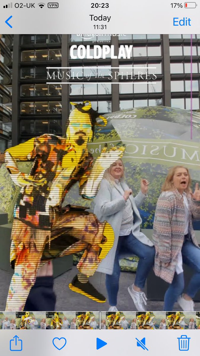 poddiesLoVe's tweet image. 24 hours in London, bit of a 💎meet up at the Bakery, then we’re invited to dance with a Kaotican, get immersed in an immersive experience and gifted some goodies!
Thanks to @AmazonMusicUK and @coldplay #MOTS #Loveit 🙏