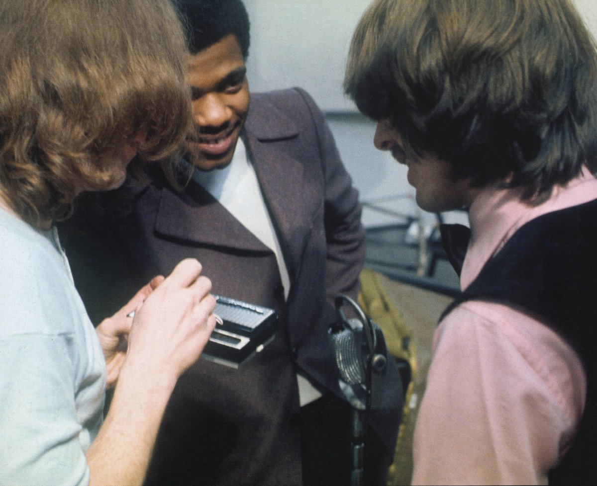 the_stylophone's tweet image. THE BEATLES playing the Stylophone! 

These amazing photos have surfaced from 28th Jan 1969, part of a newly released book and docu series 'The #Beatles Get Back'

Photo: Ethan A. Russell © Apple Corps Ltd. (thebeatles.com/beatles-get-ba…)
@thebeatles #stylophone #TheBeatlesGetBack