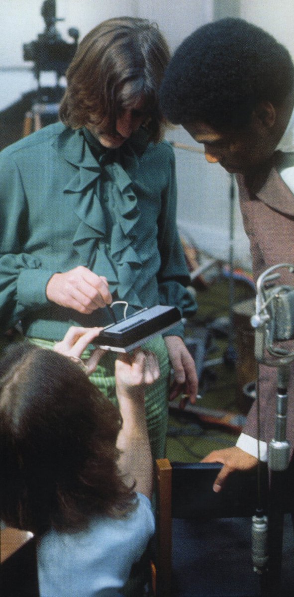 the_stylophone's tweet image. THE BEATLES playing the Stylophone! 

These amazing photos have surfaced from 28th Jan 1969, part of a newly released book and docu series 'The #Beatles Get Back'

Photo: Ethan A. Russell © Apple Corps Ltd. (thebeatles.com/beatles-get-ba…)
@thebeatles #stylophone #TheBeatlesGetBack