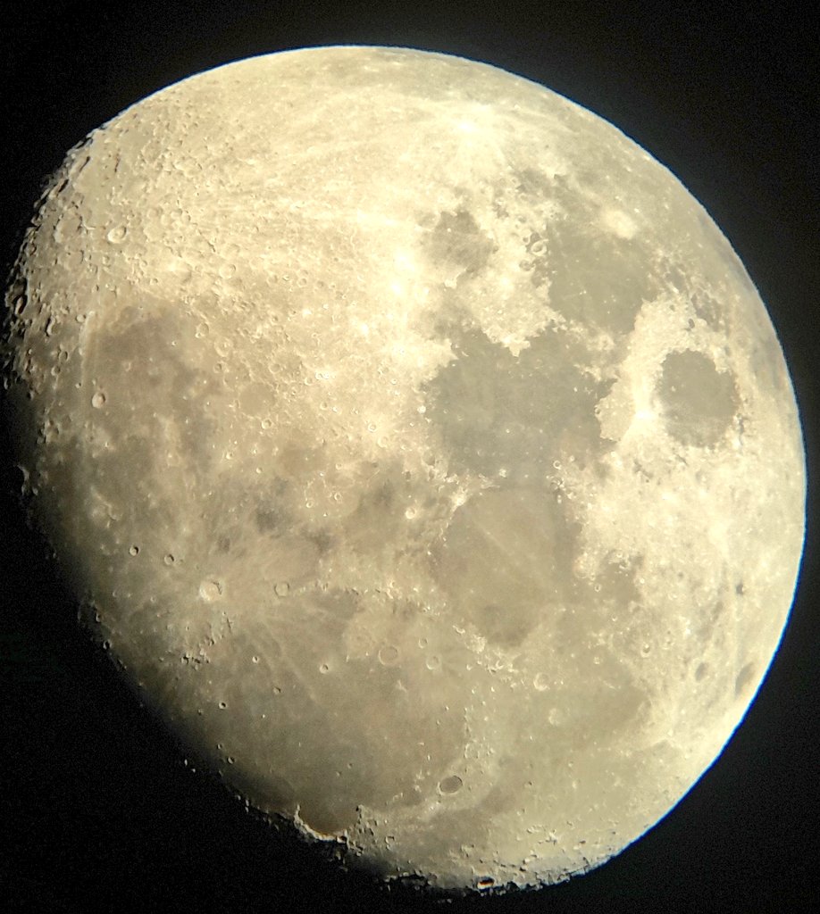 Josep_Trigo's tweet image. THE MOON TONIGHT is 83% illuminated. We organized a special session from #MontsenyObservatory #Catalonia open to friends with children, now enjoying with us the event #ObserveTheMoon.
Learning about #MoonEarthCommonHistory!

@NASAMoon @DubnHG1 @LPItoday @Foreign_Cat @OnMoonAgain