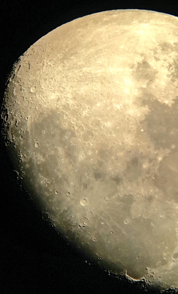 Josep_Trigo's tweet image. THE MOON TONIGHT is 83% illuminated. We organized a special session from #MontsenyObservatory #Catalonia open to friends with children, now enjoying with us the event #ObserveTheMoon.
Learning about #MoonEarthCommonHistory!

@NASAMoon @DubnHG1 @LPItoday @Foreign_Cat @OnMoonAgain