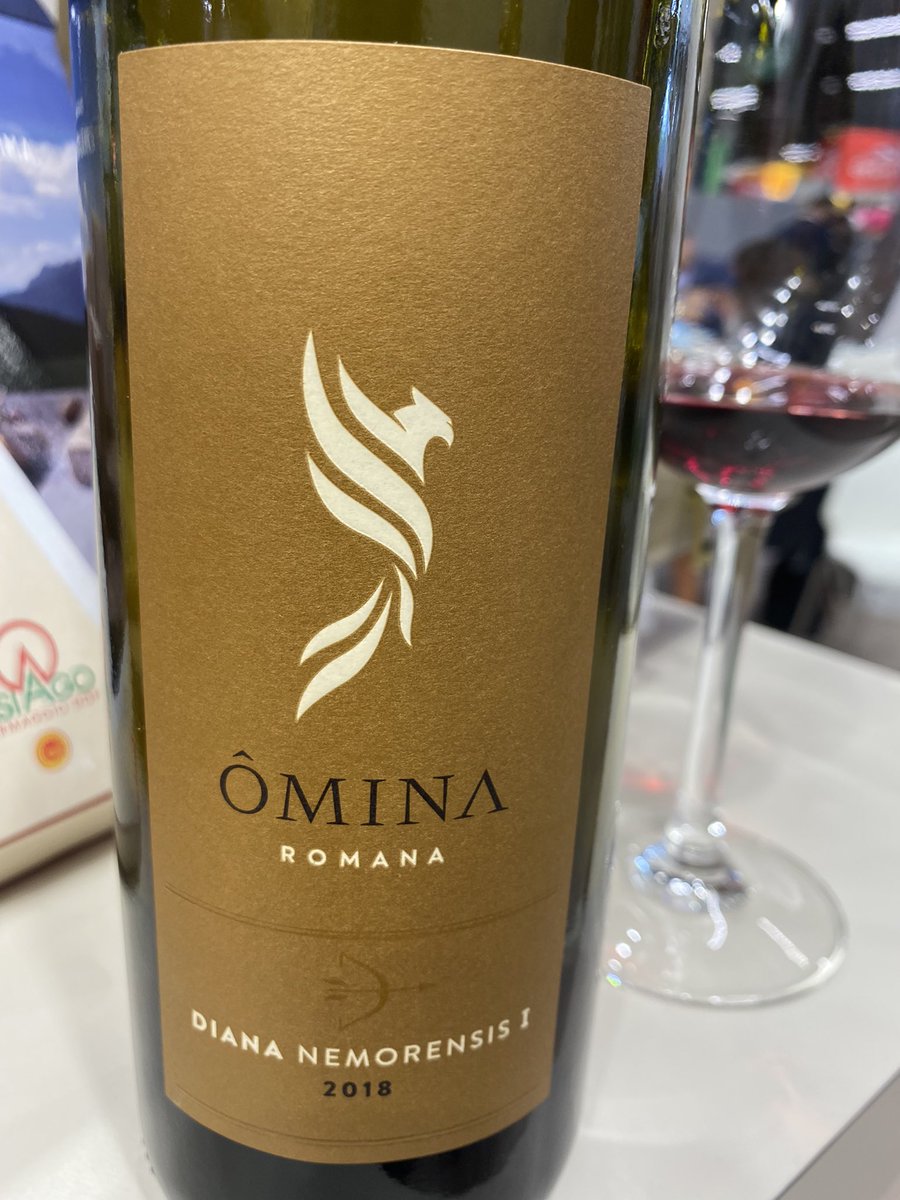 e_serraiotto's tweet photo. New discover: red wine from #Lazio #Omina Diana Nemorensis I 50 % Merlot, 30 % Cabernet Sauvignon, 20 % Cabernet Franc . A very elegant wine and incredible flavours https://t.co/tGJNEGcuSo