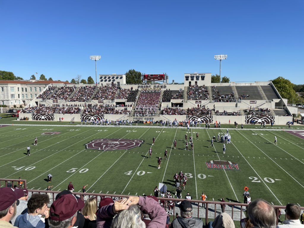 JulieJMasterson's tweet photo. Lots of students here to watch our #GradBears and teammates play today. https://t.co/8wcaGHCHza