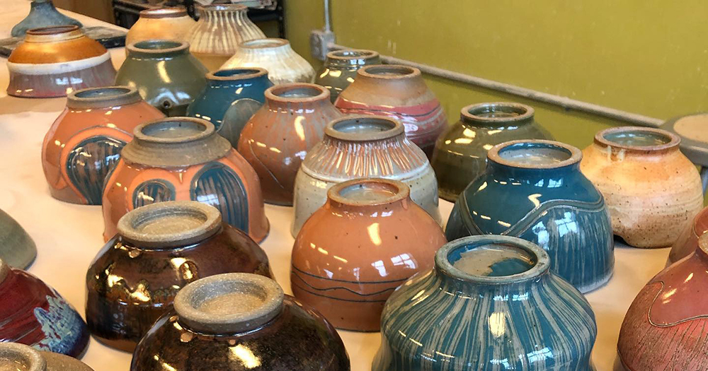 juniatacollege's tweet photo. Time for a sneak peek! Check out https://t.co/77qVxOUg6G today for an Empty Bowls preview. Bowls go on sale tomorrow and can be purchased online through Oct. 21. All proceeds help fill local food pantries and elementary school backpack programs. https://t.co/8kEtZvIAy6