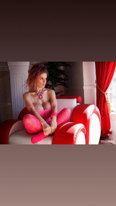 #OleOut #PinkOctober 💕 https://t.co/hhN6gsgDrU<a href="/tag/oleout"class="tags">#OleOut</a><a href="/tag/pinkoctober"class="tags">#PinkOctober</a>