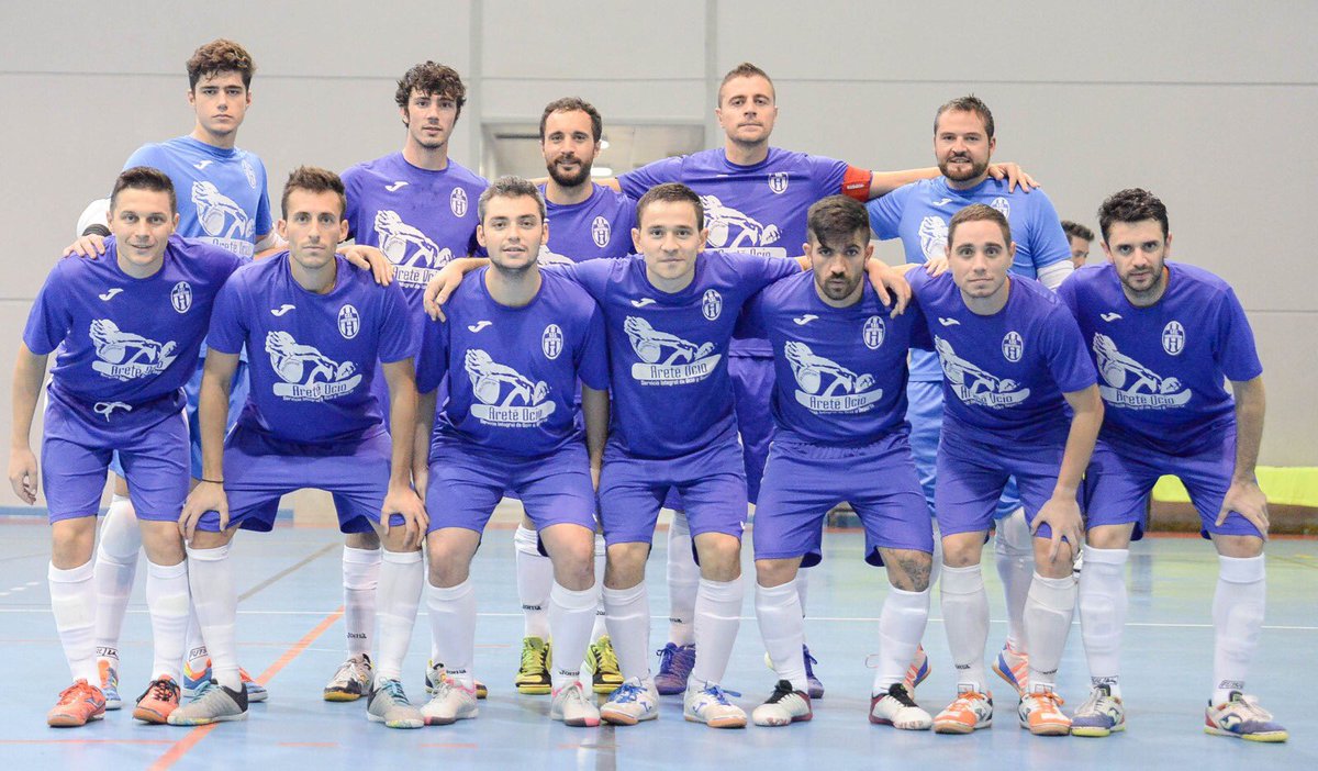 🏆 3ª División - Grupo 4
📆 Jornada 4
🏟 P.M. Valleaguado 

2️⃣ <a href="/DeporcosladaFS/">CD DEPORCOSLADA FS</a> 
3️⃣ <a href="/cascoantiguofs/">C.D.E. Casco Antiguo</a> 

<a href="/SalvaTheLegend/">Salvadrake</a> ⚽️
<a href="/aitor_hayt/">Aitor</a> ⚽️
<a href="/Carlos10Pere/">Carlos Pérez Sancho</a> ⚽️