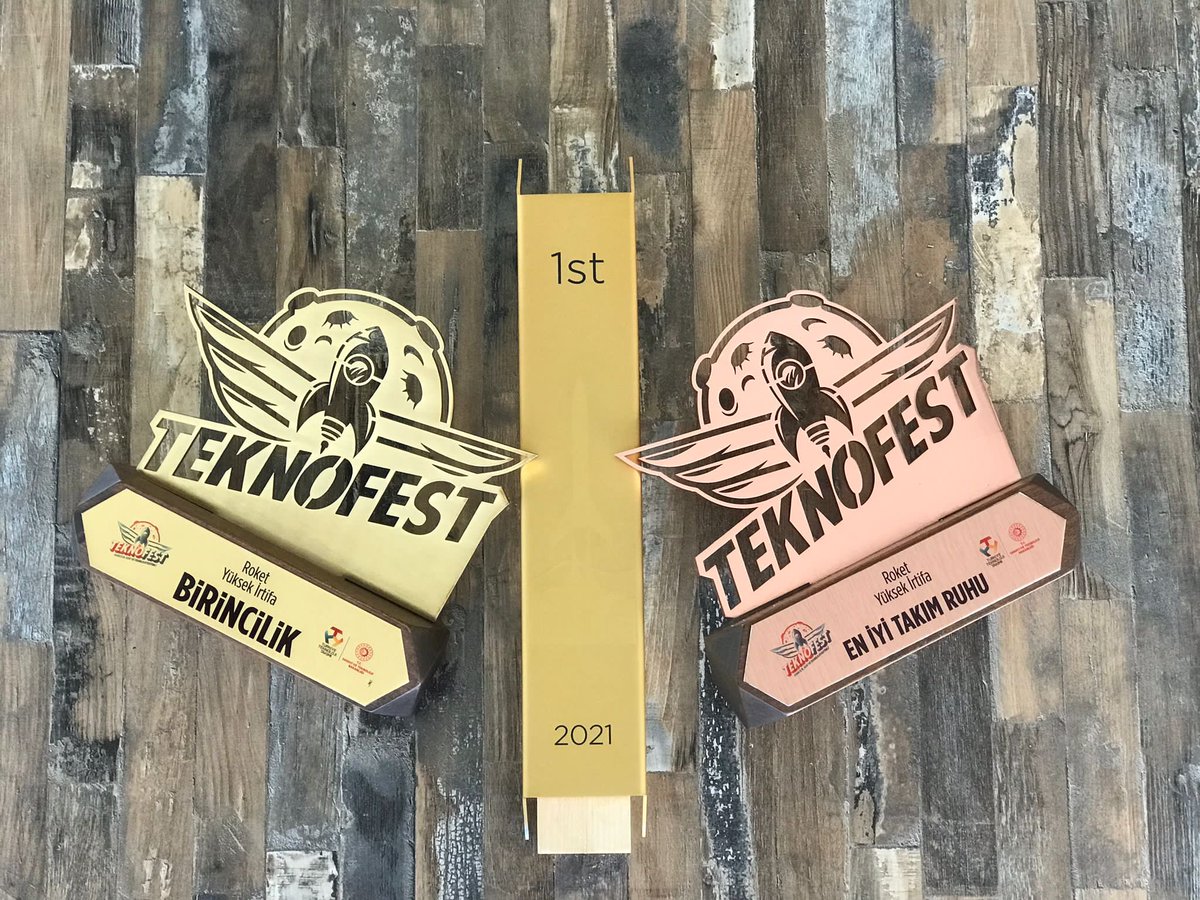 buminvarli's tweet photo. Roket Mühendisliği Yarışmaları 2021 sürecini tamamladım!

Aerodinamik tasarımlarını yaptığım roketler @teknofest - Yüksek İrtifa (Sounding Rocket Category) ve @Spaceport_Cup - 10.000 ft COTS kategorilerinden ödüller ile döndü. 

Devam… https://t.co/wAwCEa69mR