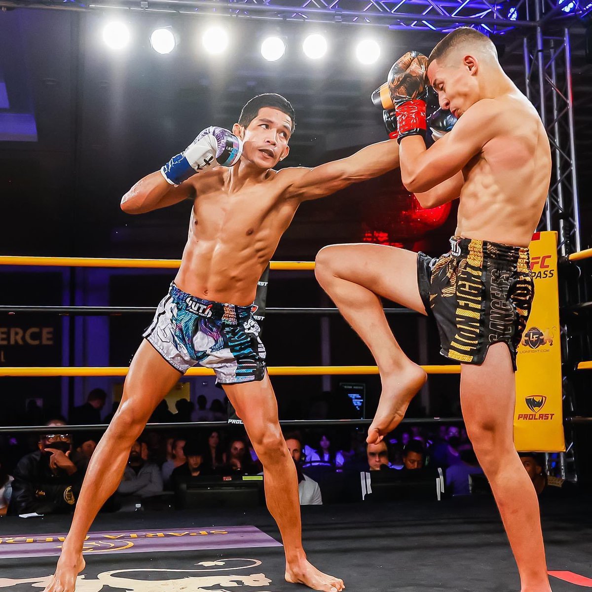 LionFight's tweet photo. Some great shots from #LF70 Los Angeles CA 🇺🇸 https://t.co/dhhDEqBpWW