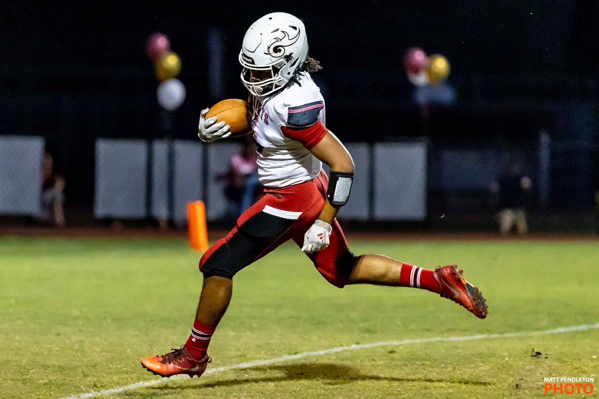 bymattpendleton's tweet photo. The craziest sequence of events I've seen covering 🏈
@keyonpaige4 TD + 💸 Cash in the endzone...

📷 for @GainesvilleSun https://t.co/eb0OIelLy5