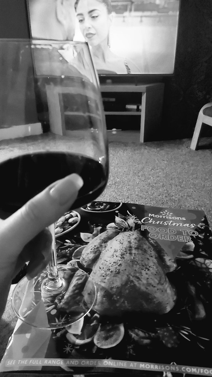 I ❤ this time of year... #Strictly #merlot #christmasplanning