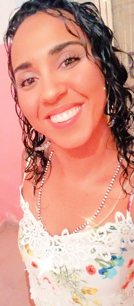 Ray05422619's tweet photo. o tal do ao vivo 💛🌻 https://t.co/Miyz4OV3bl
