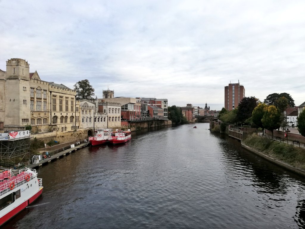 QuiteLikeChris's tweet photo. It's been a cold day in York, with less-than-perfect conditions forecast for tomorrow, but it's been great wandering around York like old times. #run4act #TeamAddenbrookes #marathon #YorkshireMarathon 5/n https://t.co/wskCXF1W5b