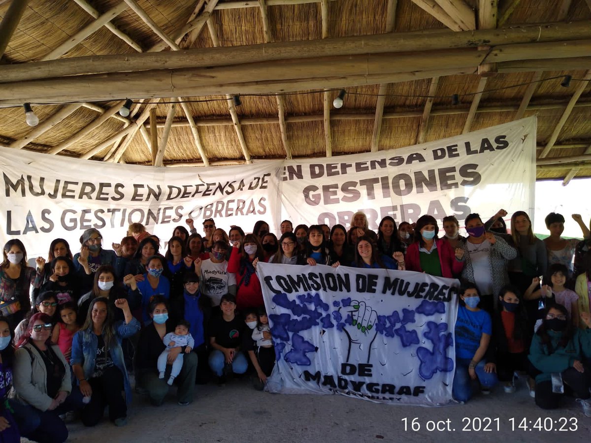 PaulaAkerfeld's tweet photo. Participé de la asamblea convocada por la comisión de mujeres de @madygraf donde junto a candidatas del FITU debatimos la necesidad de fortalecer la voz de la izquierda y construir una gran fuerza q se plante en las calles por los derechos de las mujueres y les trabajadores ✊🏼 https://t.co/MwIxREuAWf