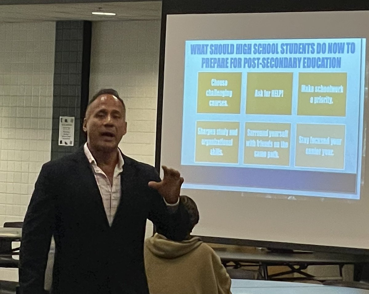 MahoneyTrish's tweet image. Community Cafe was a success @TheColonyHS ! Thank you to MSU and Cafe con Leche for the information and help given to our students. Congratulations to our $1000 scholarship winner!