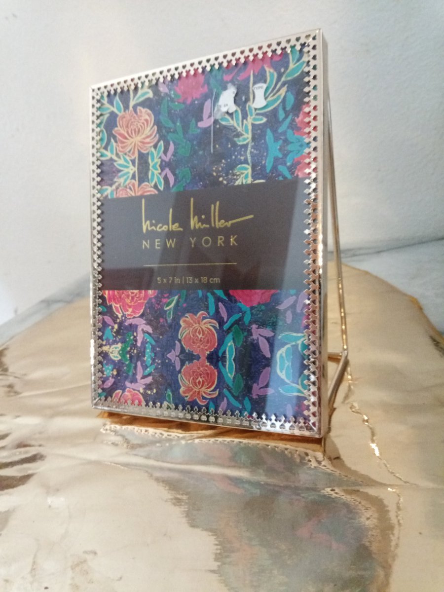 SecretminiB's tweet image. I found this cool frame and realized Instantly what I had to do with it.👌🐞