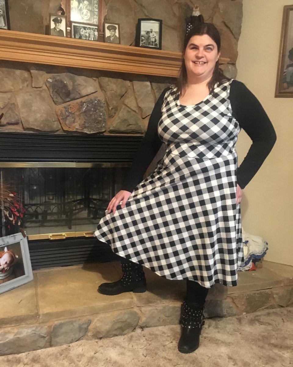 LLRARagain's tweet photo. Fall/winter styling for today's Xfinity series race.
 #NASCAR  #RaceDay  #NXS 
 #Nicki  #Lynnae  #leggings  #LuLaRoeNicki  #LuLaRoeLynnae  #LuLaRoeLeggings  #Style  #Fashion  #FallFashion  #WinterFashion  #WomensFashion
@LuLaRoe @NASCAR @blindnascarfan https://t.co/coRE5Rjy78