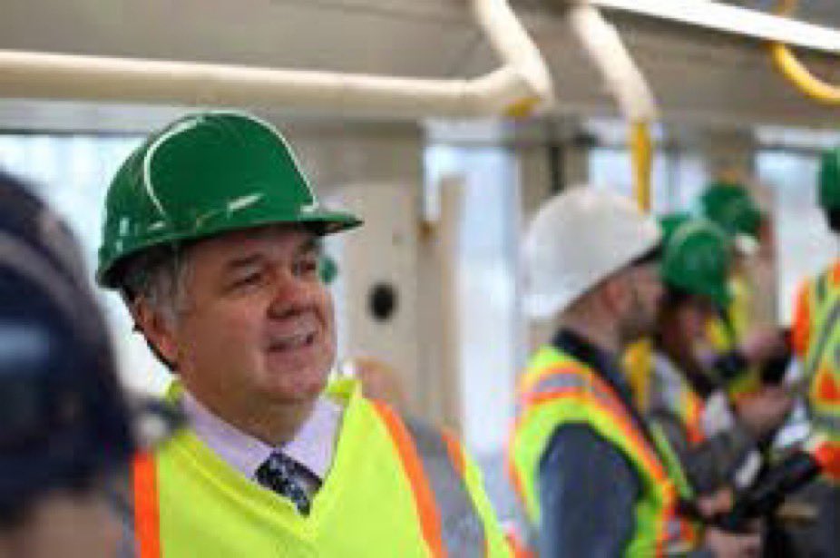 PaulHoward_IMIT's tweet photo. Recall our good mayor pointing the proverbial gun at councillors to push through this rushed, and dare say, botched #LRT 🍋 procurement #Ottawa #Ottnews #BillionWithaB #billions https://t.co/Df86VmvNj8