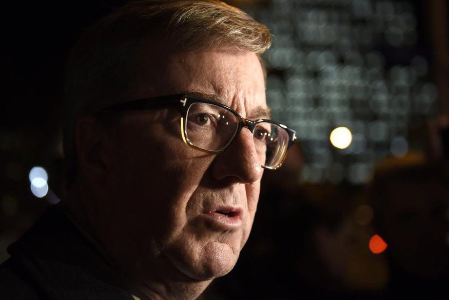 PaulHoward_IMIT's tweet photo. Recall our good mayor pointing the proverbial gun at councillors to push through this rushed, and dare say, botched #LRT 🍋 procurement #Ottawa #Ottnews #BillionWithaB #billions https://t.co/Df86VmvNj8