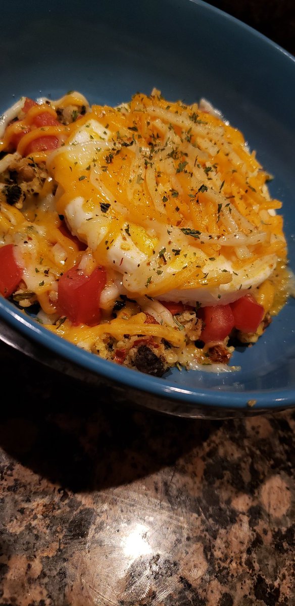 RecoveryGirl9's tweet photo. Hilarys Breakfast Power Bowl
Recovery Girl Cooking
Follow me on YouTube for Recipe
#recoverygirlcooking #groceryoutlet #hilarys #breakfastofchampions https://t.co/vvSGxF6e5z