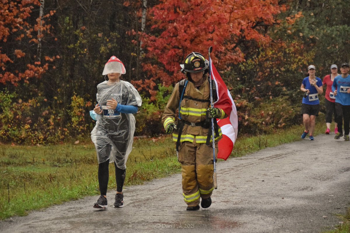 ottpak's tweet image. Today was the @9RunRun 🔟K in person race. Since this is right in my backyard I decided to bike the @TCTrail to my spot &amp;amp; 📣🔔📸 of all these runners including this @OttFire in full gear. 🙏🏼 #frontlineworkers you survived the downpours &amp;amp; the early threat of ⛈ #RunOttawa #9runrun