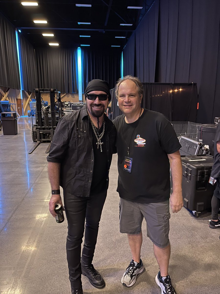 Ran into the great @EddieTrunk last night backstage at the Monsters On The Mountain!

#eddietrunk #ericlevy #nightranger #MonstersOnTheMountain #livemusic