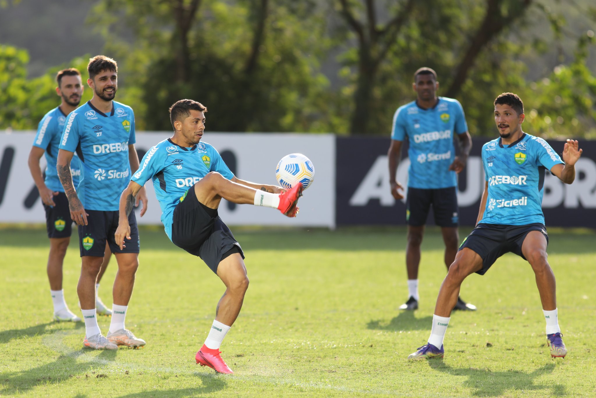 Cuiabá treina no CT do Fluminense para este duelo diante do Flamengo no Maracanã. Foto: AssCom Dourado