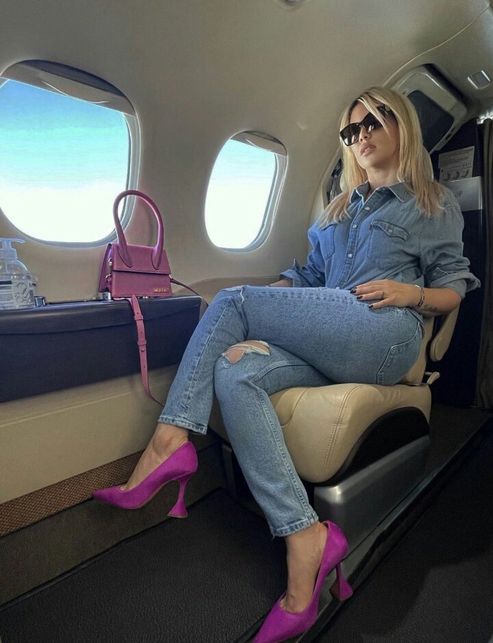 ex__ledi's tweet photo. Wanda recién separada
Yo... https://t.co/1g69bfSz9b