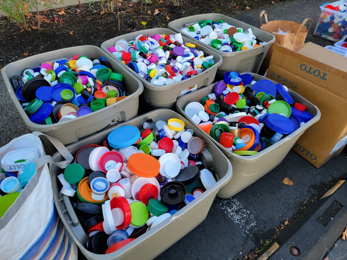 SollmanJaneen's tweet photo. A beautiful day to ♻️ with @jamesrecycling1. Wow..so much plastic! While I'm sincerely grateful he started this fantastic biz to shift it from the landfill, we ALL must do more about #plasticwaste & 💪🏼 #EPR policy. #ListenLearnAct #ReduceReuseThenRecycle #orleg #ThereIsNoPlanetB https://t.co/gawXKkK0Sv