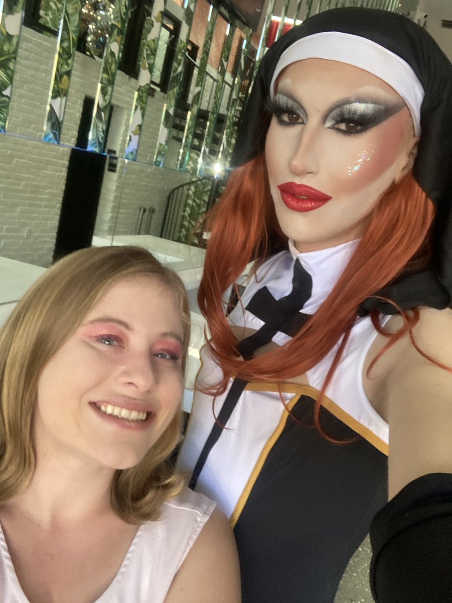 OnTheSpotEva's tweet image. When you can’t get enough of someone - tell it to their face and hope they’re as flattered as @theonlybibble was 🔥🔥