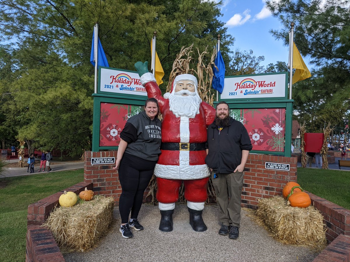 bob05's tweet photo. It is our last visit for 2021.  The good news though is our passes are renewed for 2022. I also am able to see beard growth over the last 3 years.  @HolidayWorld #howopo https://t.co/uXZWf7NsTC