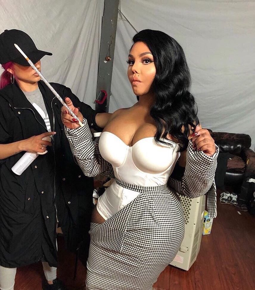 KimergencyBee's tweet photo. Everything I get is custom made, niggahs wanna get laid, I gotta get paid. The Papers!!
-Lil’Kim https://t.co/5MAm0PR1c5