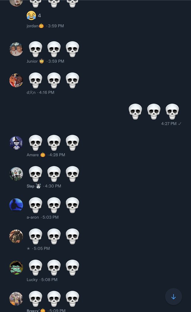 sp_ceii's tweet photo. girls groupchats vs guys groupchats https://t.co/UgGdl3xLe0