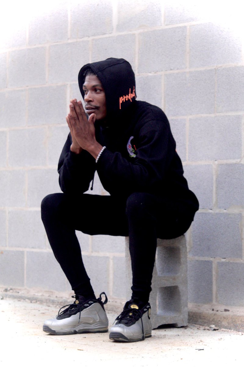 Grimboe's tweet photo. [ P R O D U C T ] sweatsuits available now! 💀🔥

https://t.co/SEZhHxCXgf https://t.co/ZtTz9XrSjk
