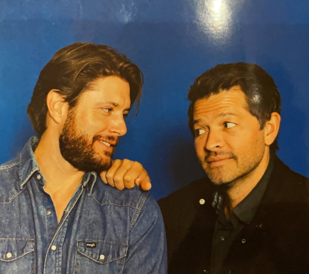 peakbaio's tweet photo. IT’S HERE. You voted for the reading glasses, so we went to CVS this morning. Jensen didn’t have to act for this one. Easy. @jennmpotter #jenmish #SPNDenver #Easyjenn https://t.co/mkW8r7VBsu