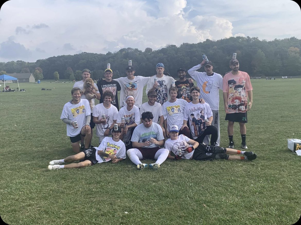 ABerger_21's tweet photo. Hey @MillerLite my crew deserves to win the #MillerTimelessCollection because were a great group of Wisconsin dudes who won an ultimate frisbee tournament and drank our hearts full of Miller lite. These dudes have bought me so much beer and its time for me to repay them! #Contest https://t.co/3SpJvU7mjV