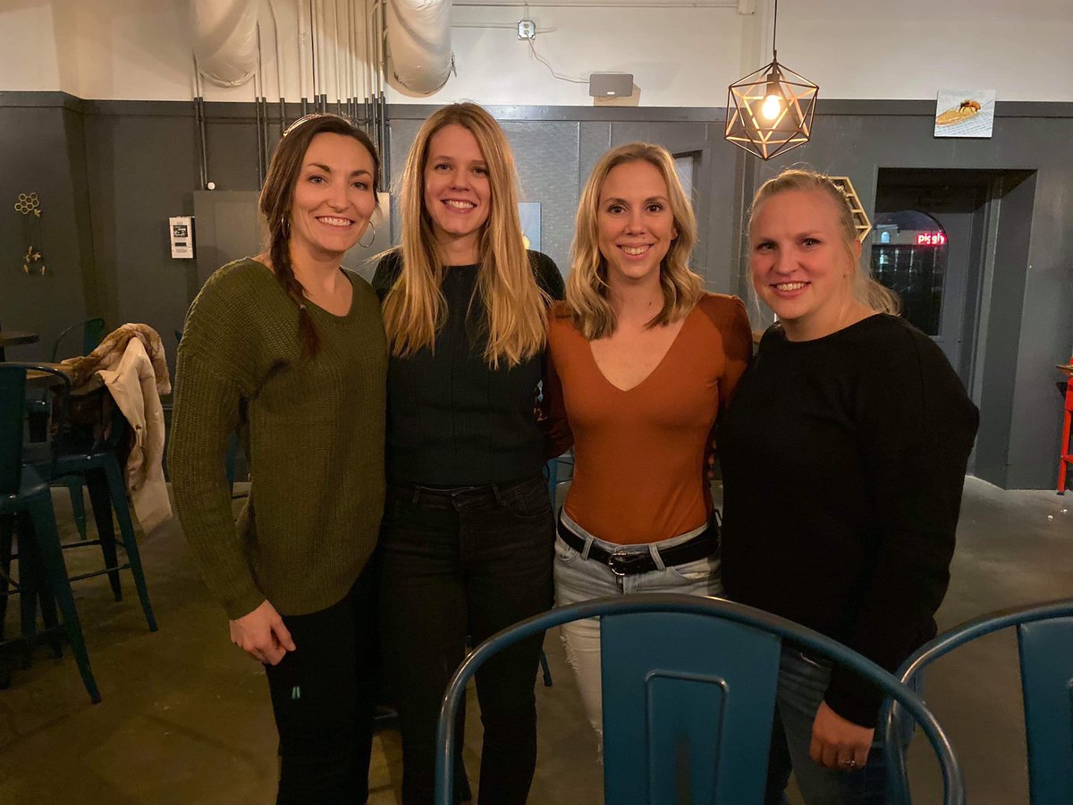 JennaLoomans's tweet photo. #MillerTimelessCollection when you combine @MillerLite and your BFFs ❤️ https://t.co/D3K4TJj3vF