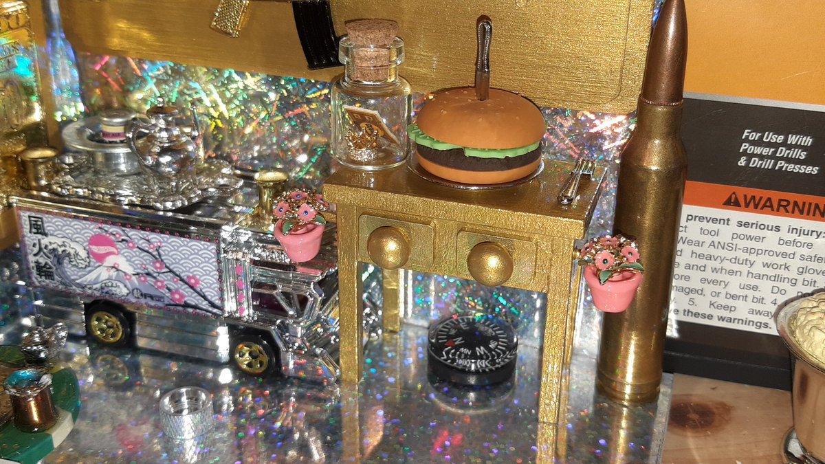 AndMiniature's tweet photo. More updates on my shiny house! I made a dresser for it 🥺💛💛💛💛💛💛💛 https://t.co/4cdUnhDexq