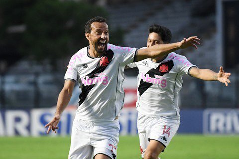 FutCariocaInfo's tweet photo. FIM DE JOGO!

Vasco 2x1 Coritiba

⚽ Germán Cano / Nenê
⚽ Léo Gamalho

#BrasileiraoSerieB https://t.co/9bdL2owjeU
