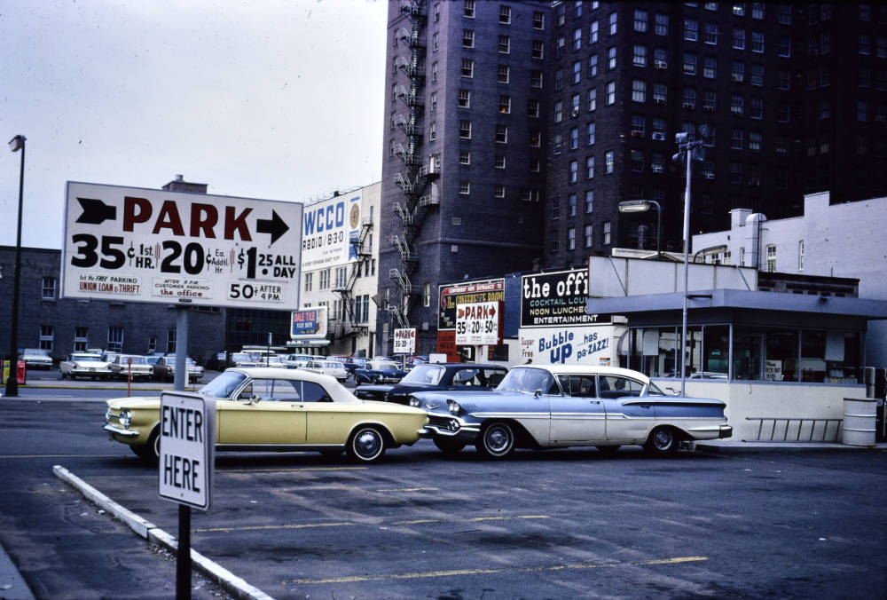 MplsPhotoBot's tweet photo. Parking Lot on 3rd Avenue South
Date: 1960s
Address: 3rd Ave. S and 6th St. S
Source: Hennepin County Library https://t.co/sxNMCE8TEq