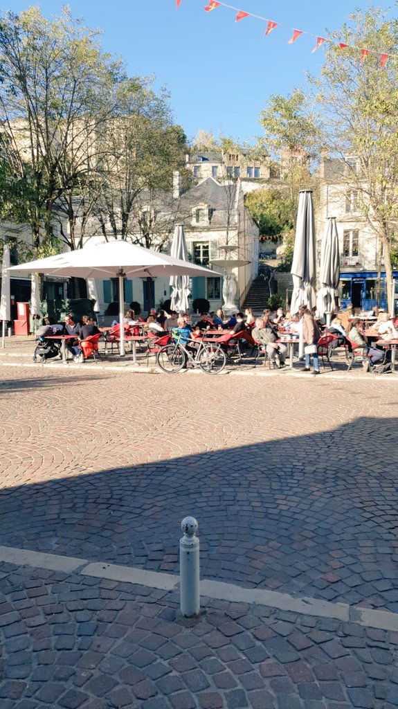 Ssupattra15's tweet photo. Sunshine is the best medicine. 
#Frankrijk https://t.co/L9iPhosRlp