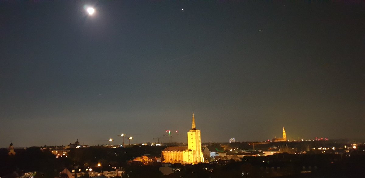 UVerstegen's tweet photo. Lange Nacht der Museen @DeutschesMuseum #München. #LNMM Blick vom #Sonnenuhrengarten. https://t.co/TqiCPBcs2l