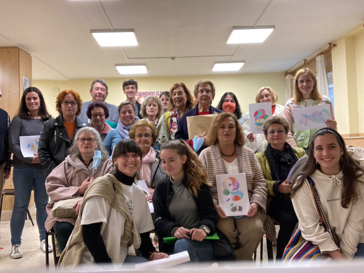 Comenzamos catequesis de Infancia, sintiéndonos comunidad. 
 Con mucho entusiasmo, ilusión y alegría.
