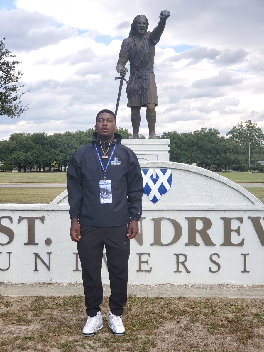 RealDjHuntley's tweet photo. Big Thanks to @StAndrewsFB for having me &amp; my fam today! Enjoyed the food,campus &amp; game. Congrats on WIN!! @thetruAK @_CoachGarris_ @Coach_Harris37 @FCS_Eagles @peedeesportss https://t.co/QrMTi4fUEr