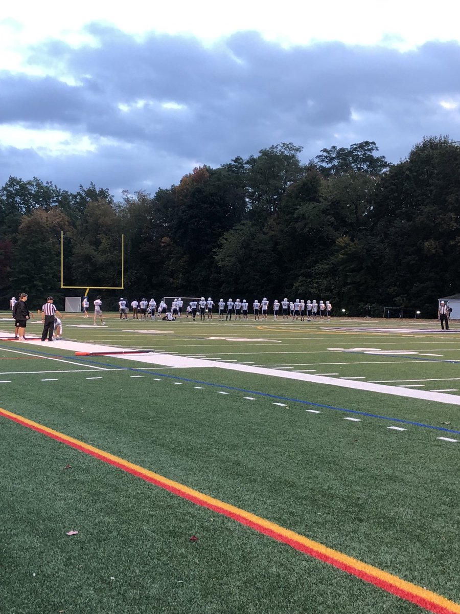 Hill3Williston's tweet photo. @WillistonNS hosting @phillipsacademy in night contest #saturdaynightlights #afterclasses #gogreenandblue https://t.co/TvZZuSx1RH