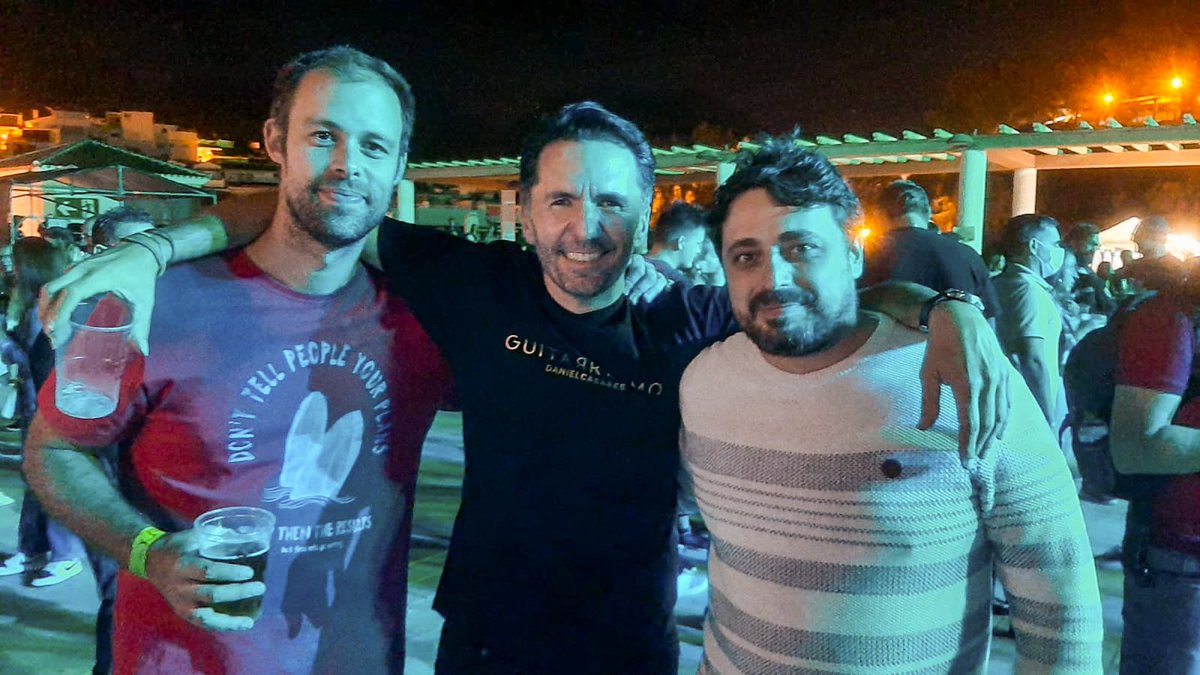 Anoche en el #Benalfest con Andrés y Jose, dos de los integrantes de <a href="/Scandinavia_pop/">Scandinavia</a>, grupo malagueño que triunfaron con temazos de mucha calidad en una programación de altura con grupos como Arde Bogotá o Amaral.