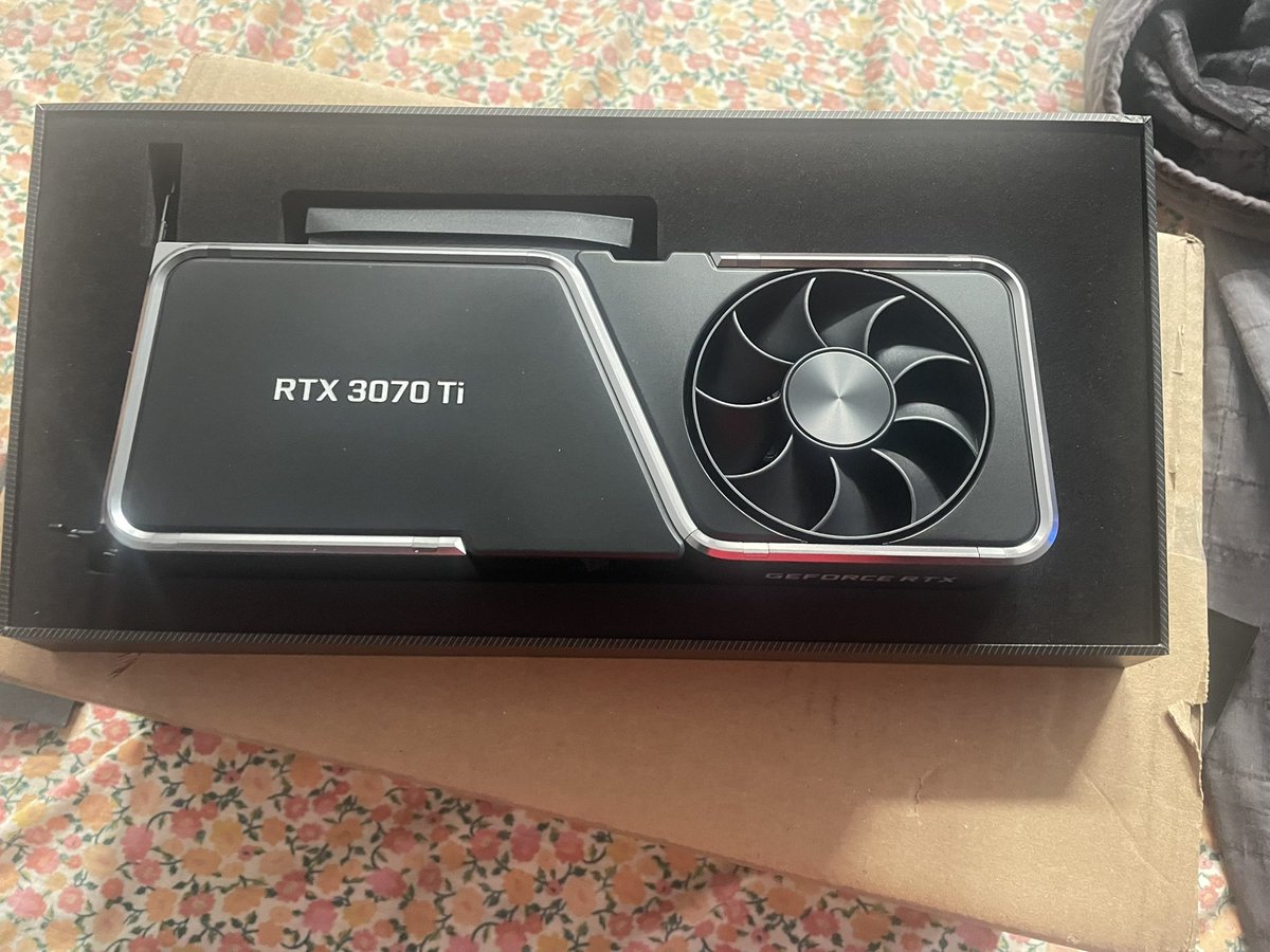 BANNABLEwolf's tweet photo. It’s has finally gotten here I’m so ready #3070fe #3070ti #streamer #pc #gpu #upgrade #twitch #twitchstreamer #hellyeah #itshere #newgpu #NVIDIAGeForce https://t.co/voMtaAtY8F