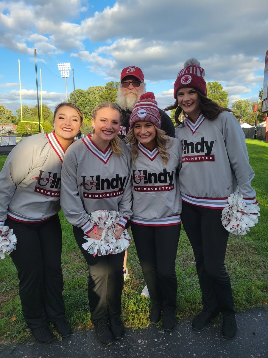 Apparently I can't join the @UIndyDance team but I was able to jump in a pic pregame! Can't wait for the halftime performance.  Go Hounds!
